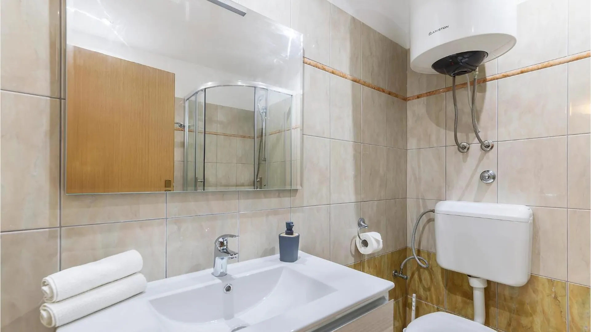 Lovely Apartment In Pula With Wifi