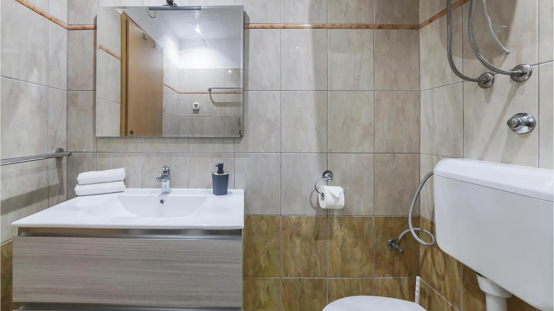 Lovely Apartment In Pula With Wifi
